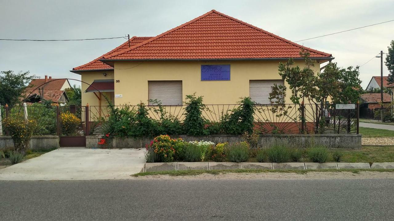 Abigel Apartman Mórahalom Exterior foto